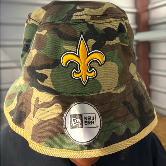 New era camo saints bucket hat